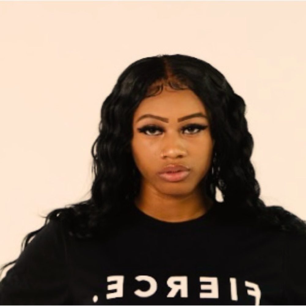 Meet your Posher, Yaniah